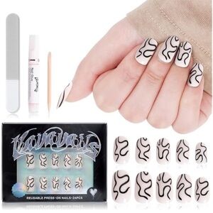 Black and White Reusable Press-On Nails Set